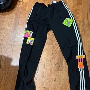 JEREMY SCOTT X ADIDAS limited track pants with cartoon patches. Nwt 90s cartoons